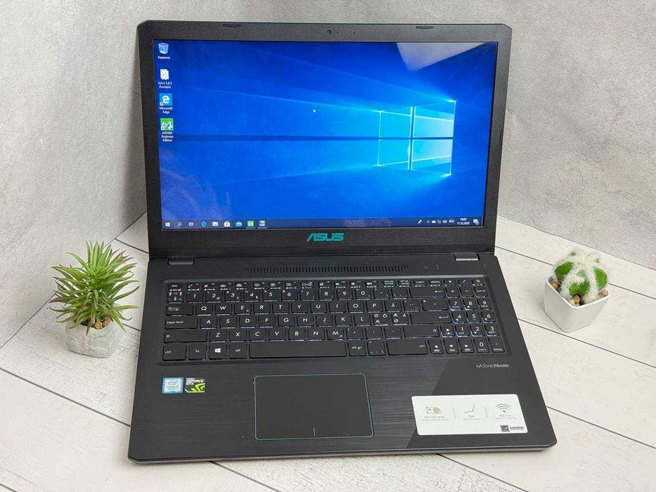 Asus X570U i5-8250U 8ram ssd 256 GTX 1050 2gb