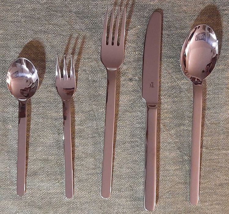 30-elementowy zestaw sztućców stołowych ze stali nierdzewnej