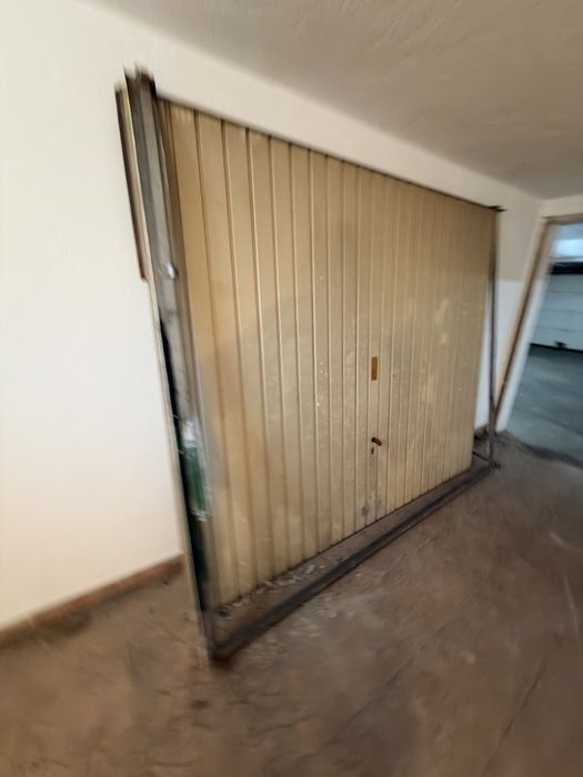 Portão de Garagem em Metal Basculante-USADO EM BOM ESTADO