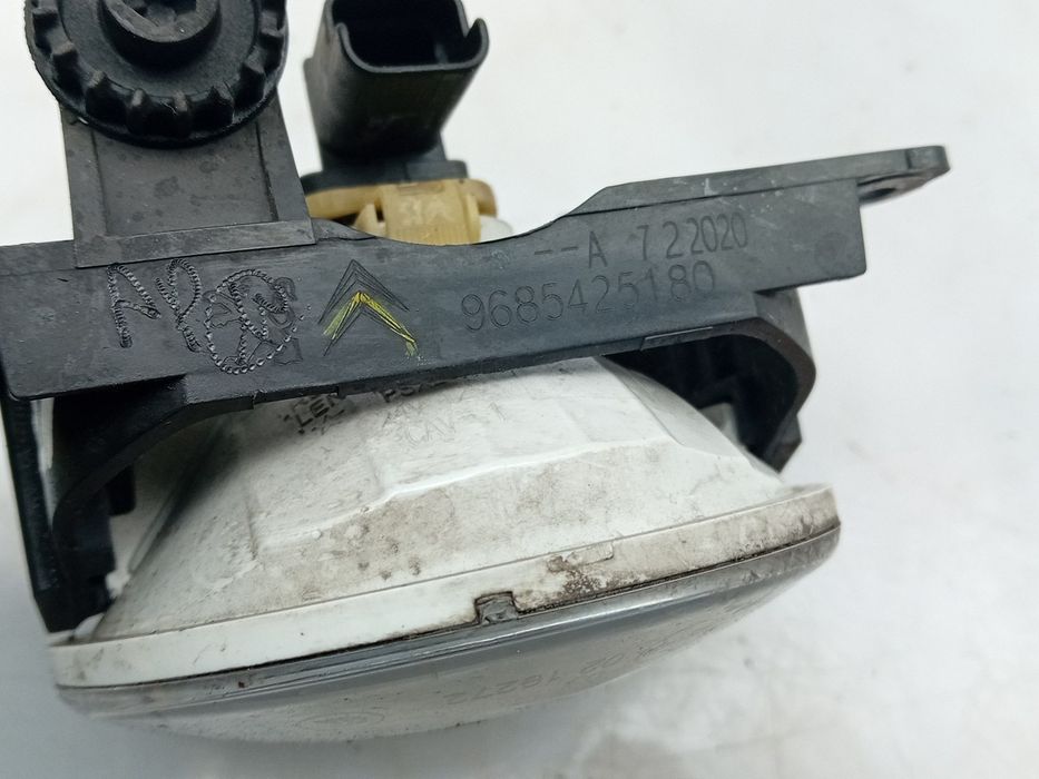 Farol nevoeiro frente esquerdo CITROËN C3 III (SX)