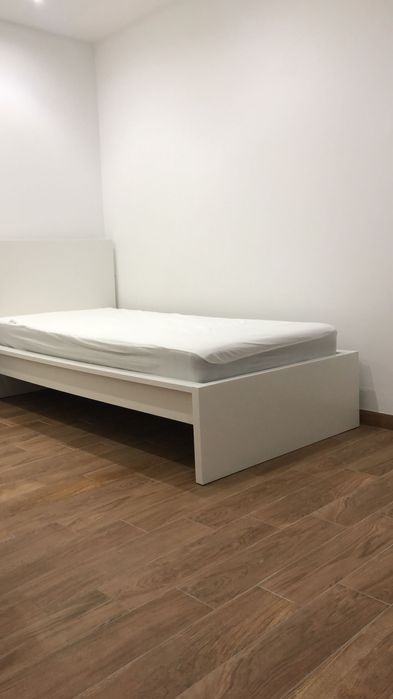 Quarto individual, junto ao ISEP