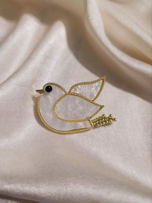 Гарна велика  брошка голуб миру в стилі van cleef