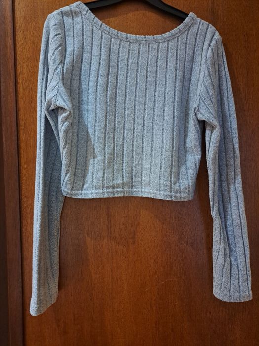 Camisola curta cinza