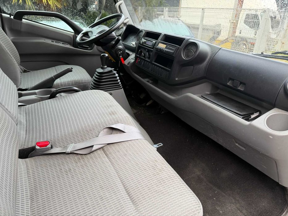 Carrinha toyota dyna tribasculante 7.5t