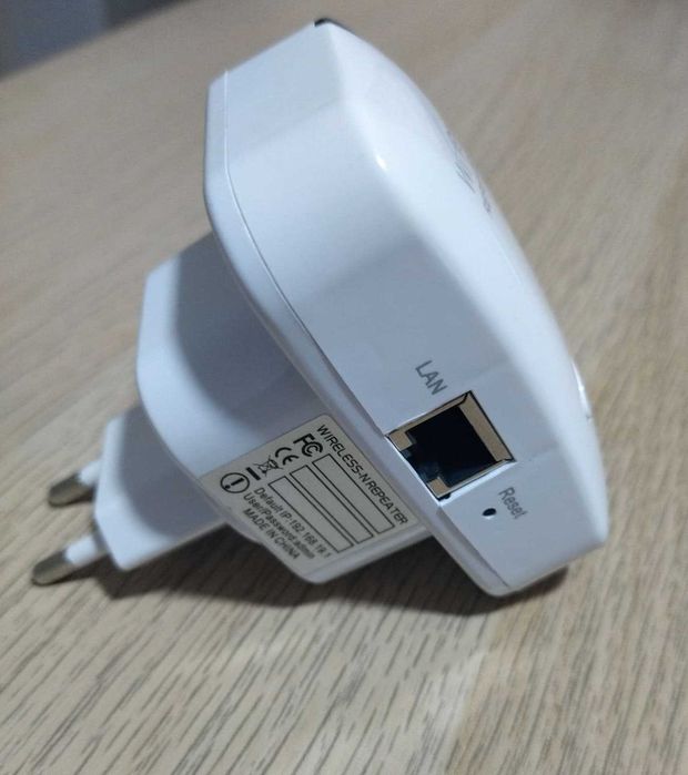 Compact Router Repeater64751016593281123