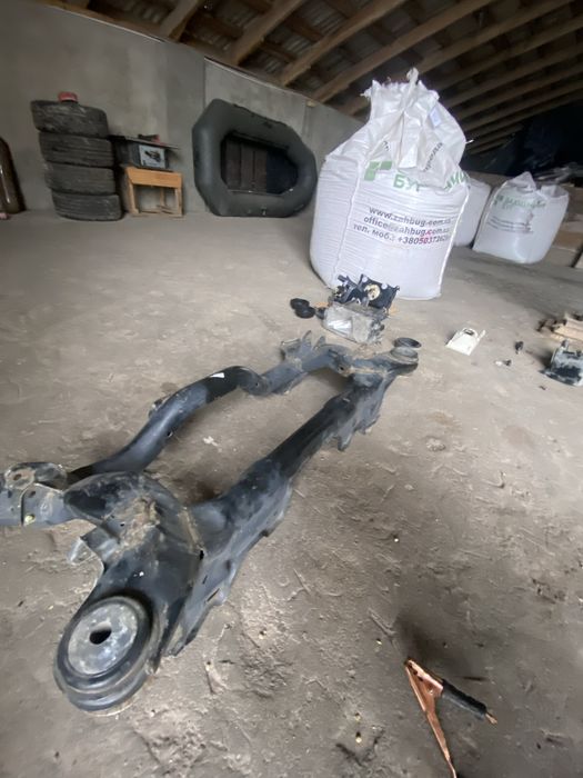 Підрамник ауди а6 с5 квадро