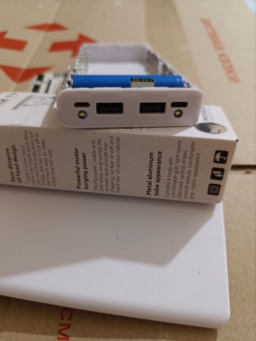 Продам корпус повербанка 5v 2.4A на 8 акумуляторів