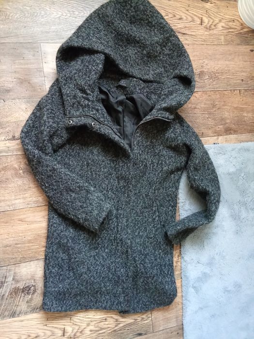 Płaszczyk damski zimowy z kapturem