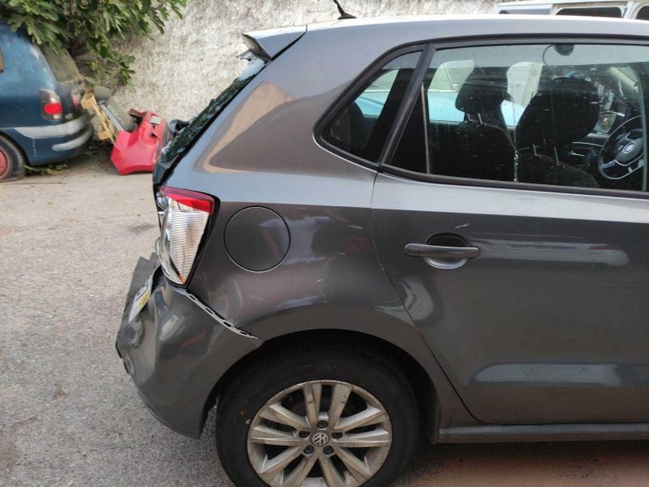 VOLKSWAGEN Polo V Sedan / Cross Salvado