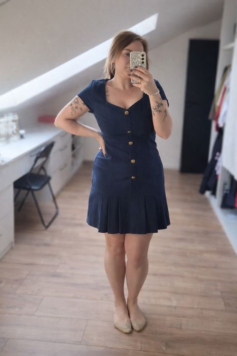 Elegancka sukienka Reserved kwadratowy dekolt granatowa bawełniana