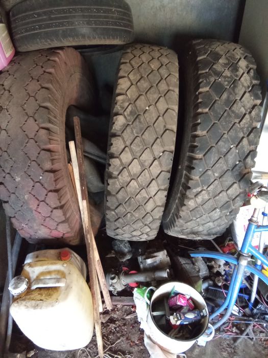 Продам резину краз 1 скат 1000 грн