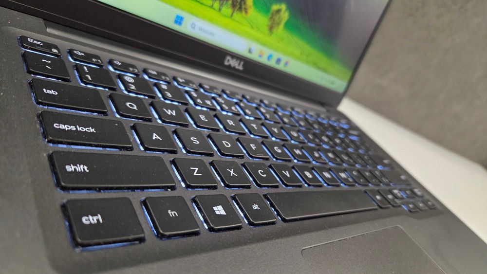 Dotykowy Dell Latitude 7400 i5 8-Gen ram 16GB dysk 256SSD FHD Laptop
