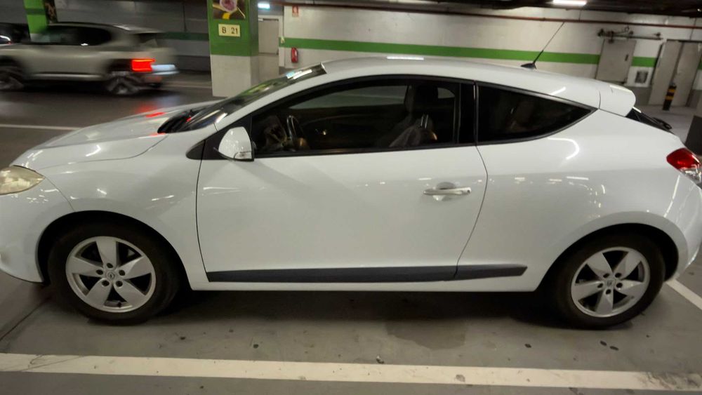 RENAULT MEGANE (z) Coupé 2010 1.5Dci 110cv — photo 3