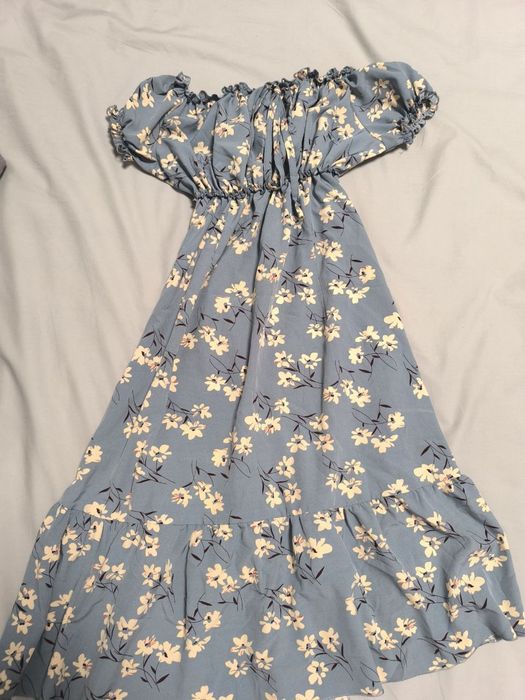 Літнє плаття блакитного кольору