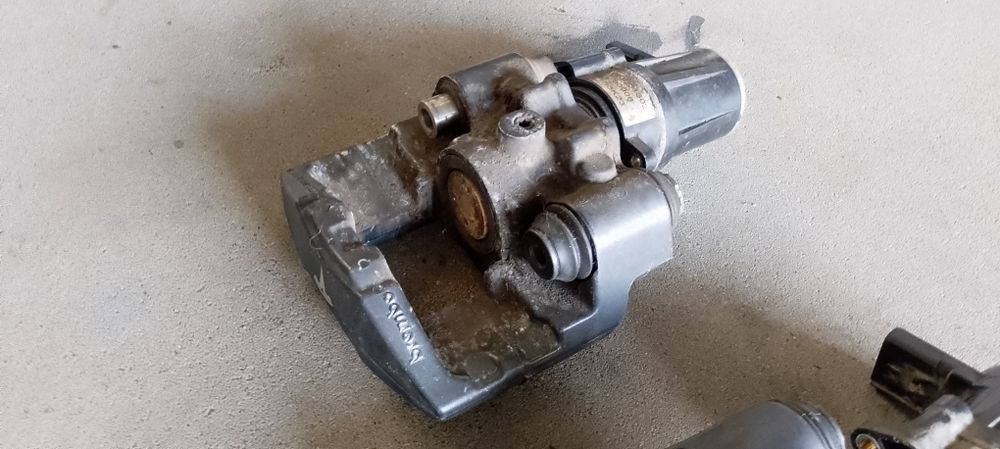 Zaciski Brembo elektryczne,  kpl tył Tesla, tuning