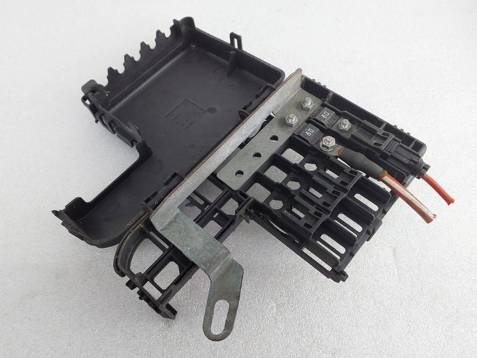 Caixa fusíveis da bateria OPEL Corsa D Van