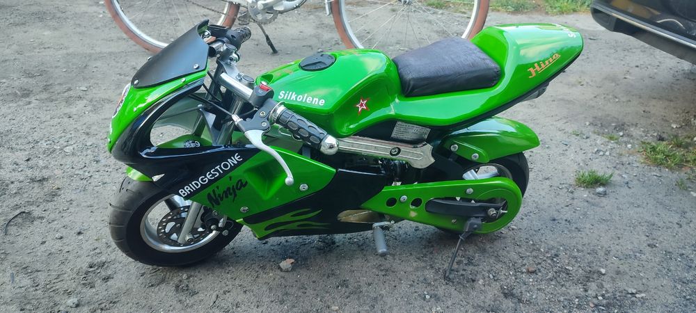 Mini ścigacz od motocyklisty