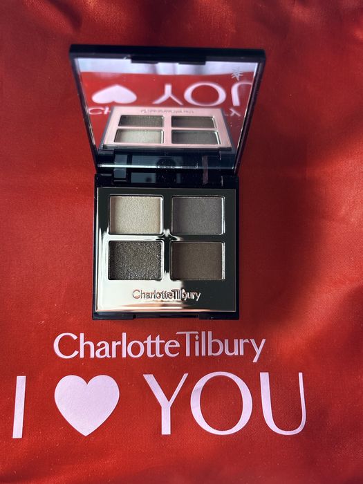 Палетка тіней Charlotte Tilbury The Golden Goddess нова