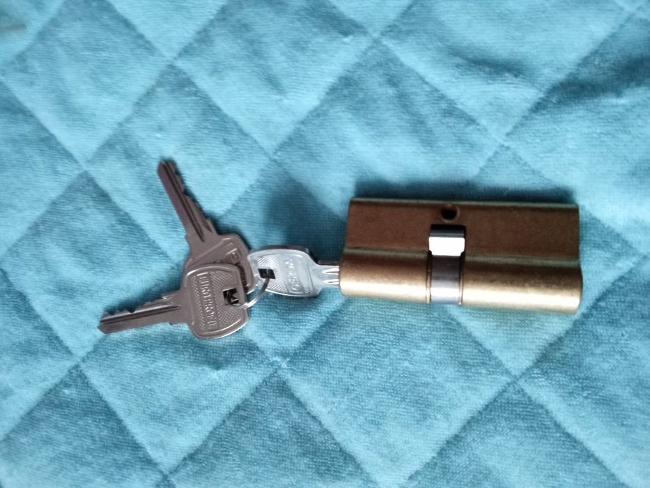 Zamek Gerda do drzwi 3 klucze