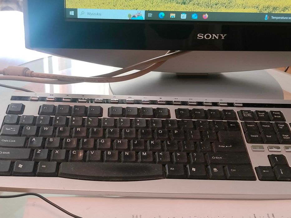 Zestaw, i7 ,komputer stacjonarny ,monitor, klawiatura, myszka.