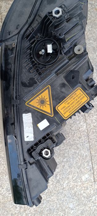 Farol Otica BMW X7 G07 laser