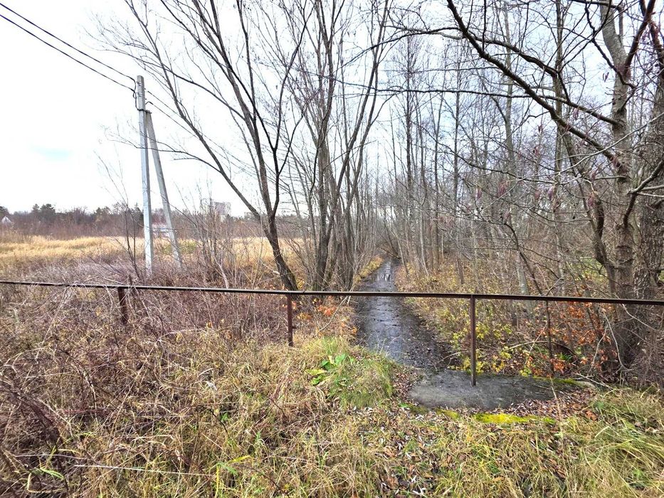 Ділянка під забудову в Трускавці в гарному з багатою зеленню місці