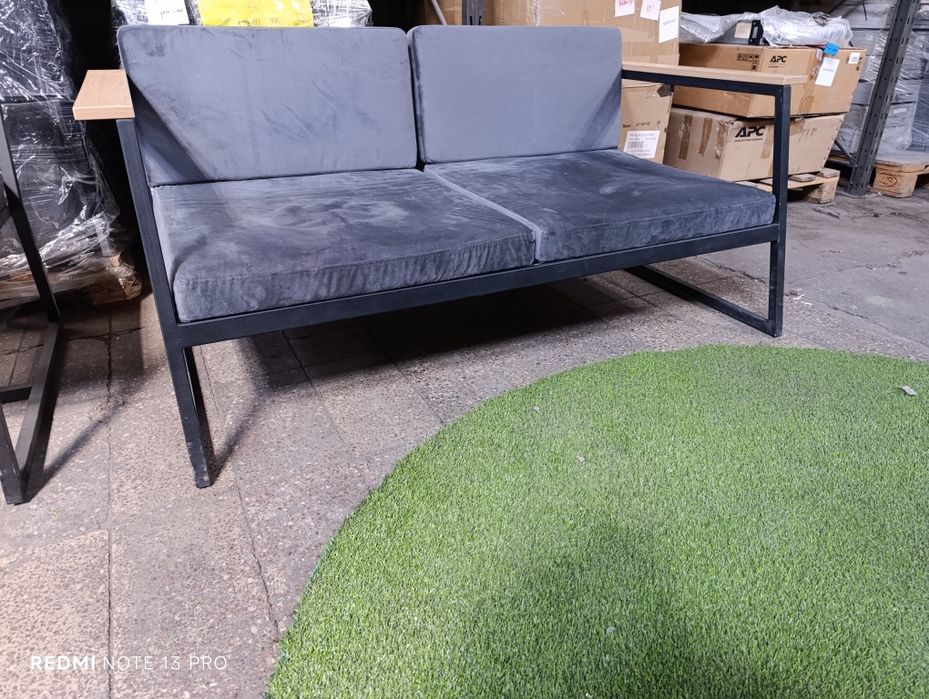Диван в стилі Loft