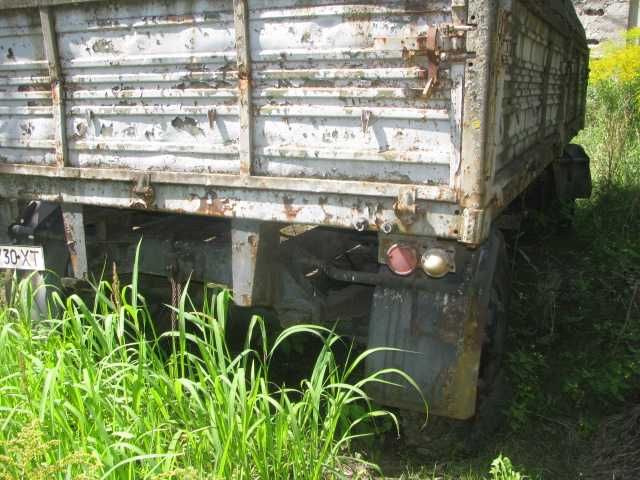 Причіп  двох вісний  8-и тонний.