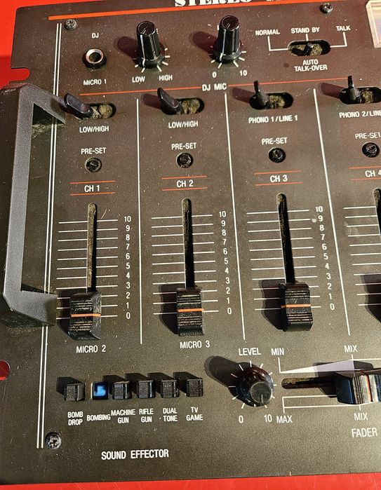 Mikser Stereo z efektami,  korektorem