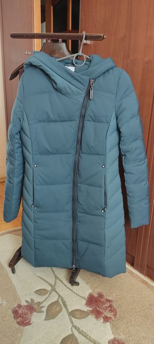 Зимова жіноча куртка
