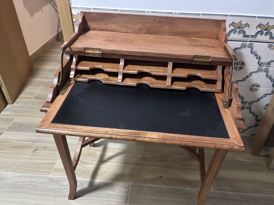 Secretaria escrivaninha em madeira