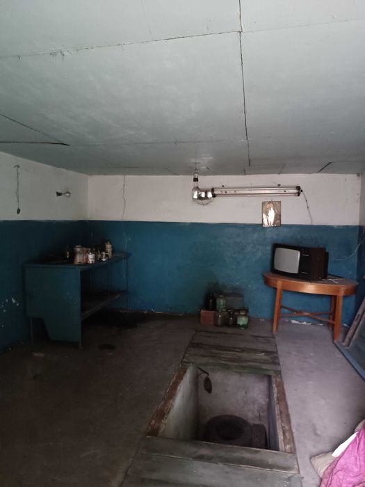 Продам частину будинку левый берег.