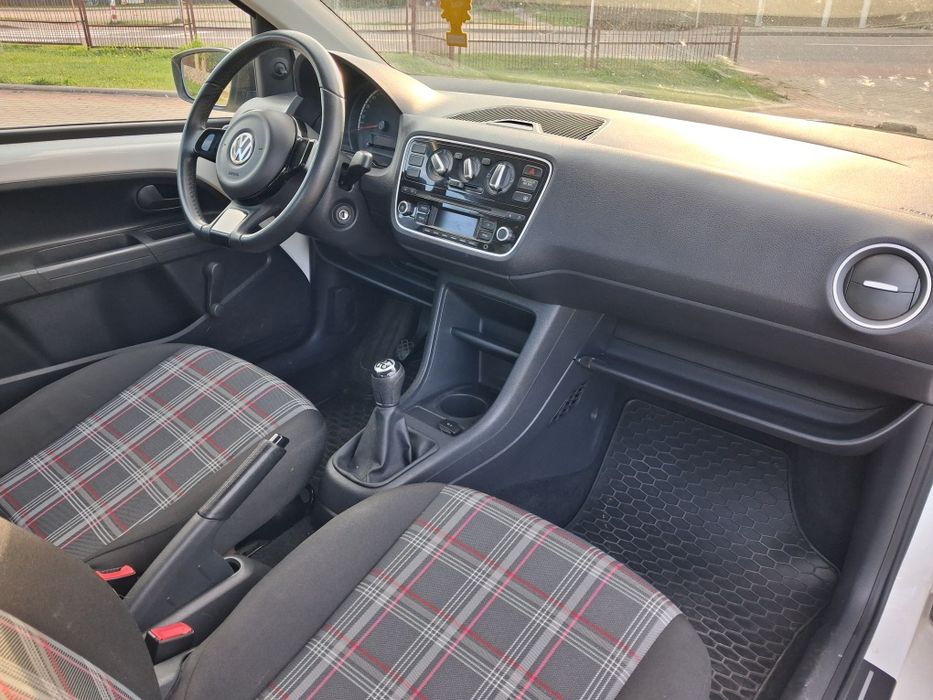 Volkswagen UP 1.0 B 2012 r