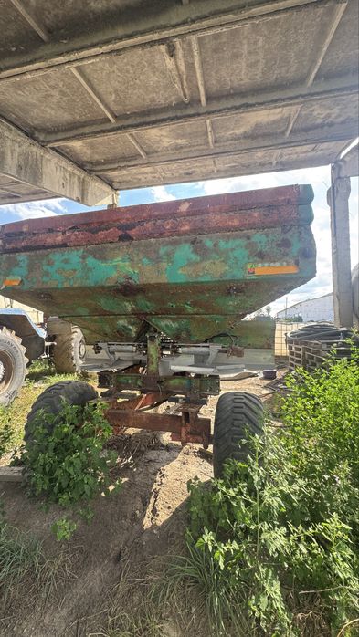 Продається розкидач м/д UNIA 3000