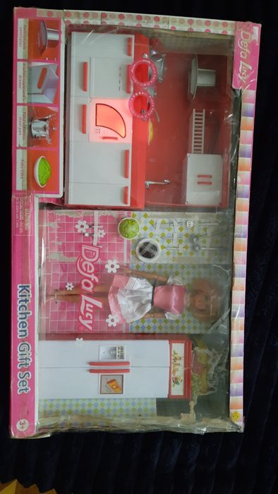 Кухня з посудками,підсвіткою,б/у