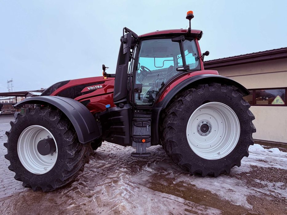 VALTRA T215 Active
