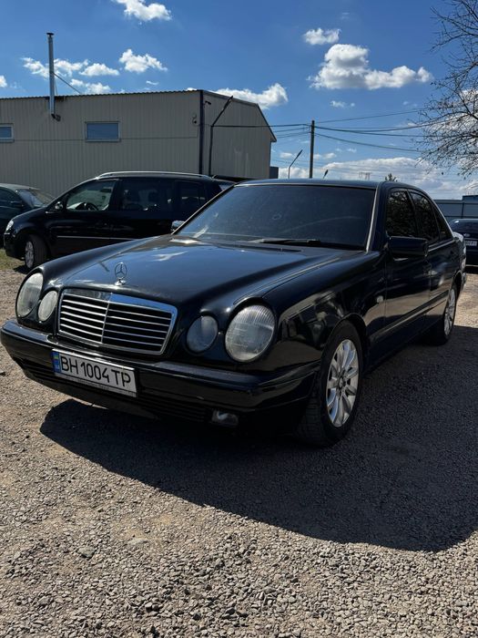 Продам Mercedes-Benz 2л Газ-бензин Автомат
