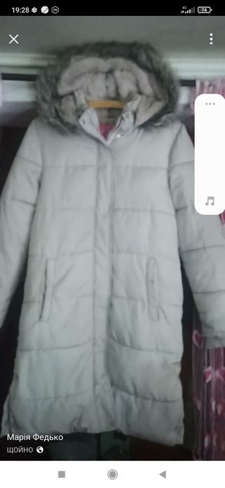 Одяг б/у в ідеальному стані куртки100ог.ціна 200 світера 50грн ог.110