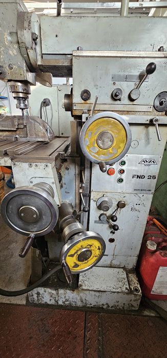 Frezarka Avia FND 25