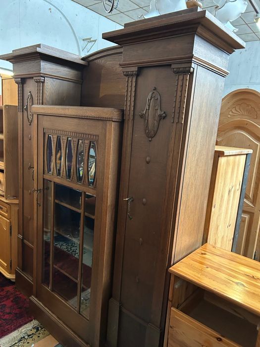 Śliczna zabytkowa biblioteka