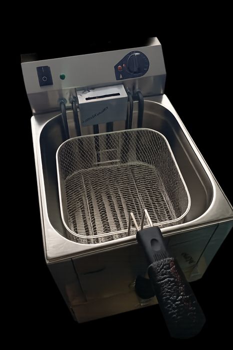 Fritadeira trifásica 1 cuba, 7.5kw nova a estrear c/garantia