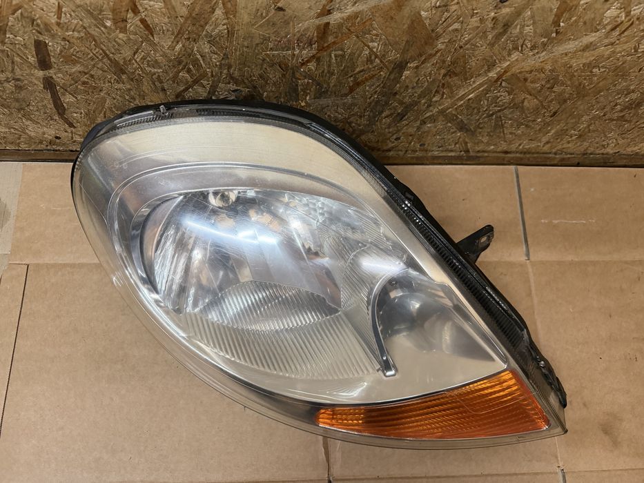 Передня права фара Renault Trafic 2 Рено Трафік 2 фейсліфт 2007-2014