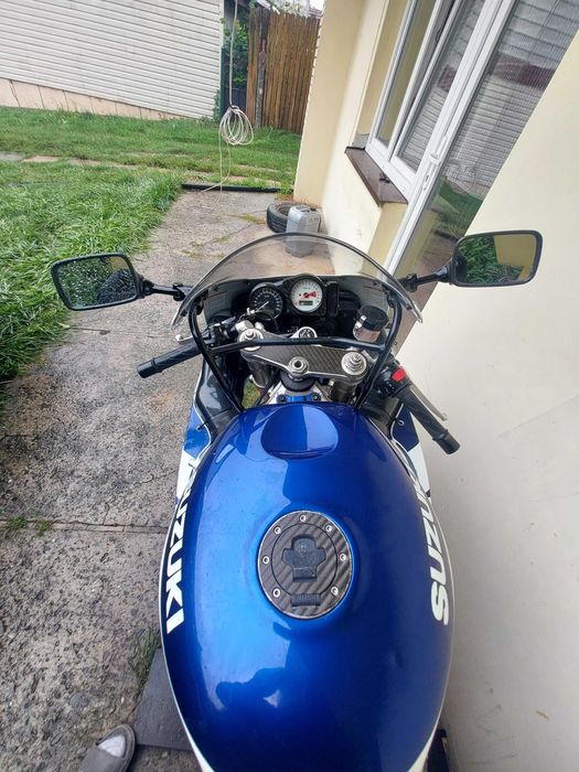 Продам мото  Suzuki GSR 750.