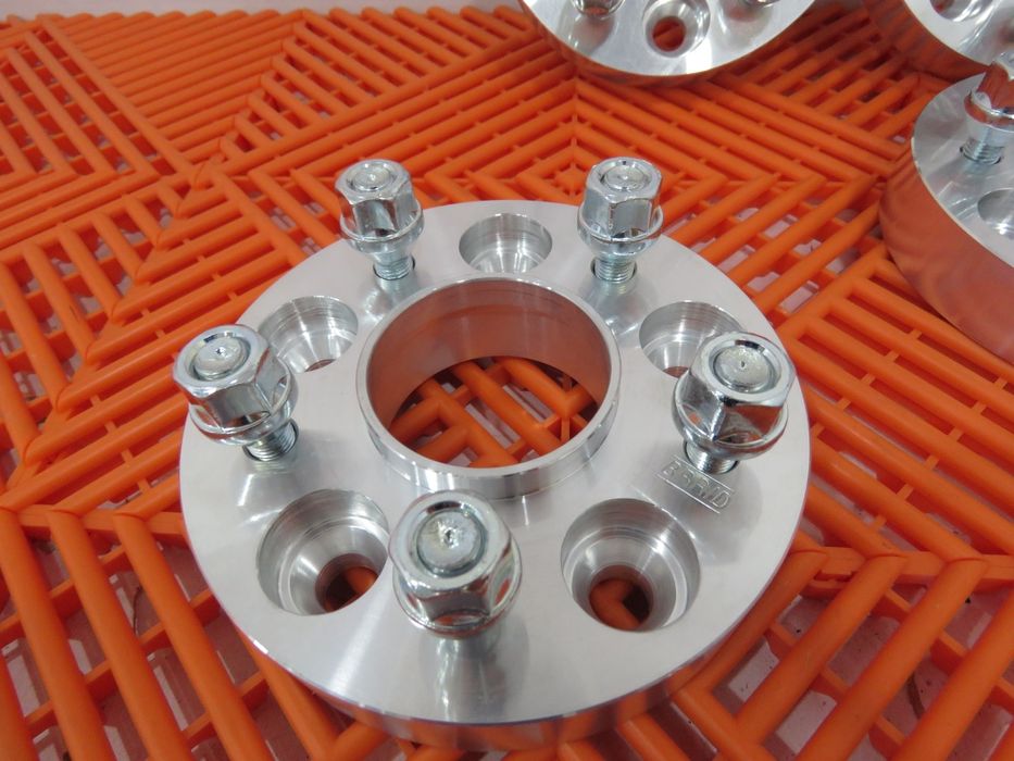 Espaçadores 30mm 5x114.3 66.1