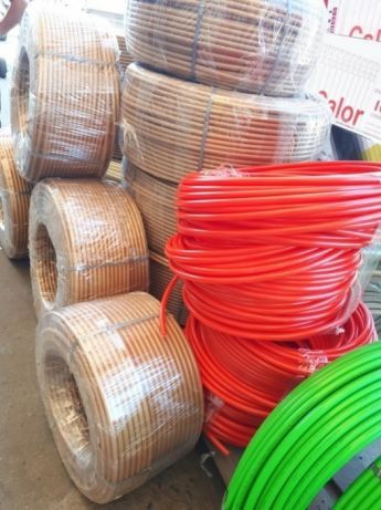 Коллектор и трубы для теплого пола в сборе