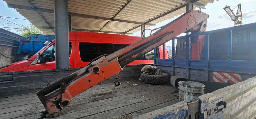 ЗИЛ 5301 (Бичок) 2005 кран-манипулятор
