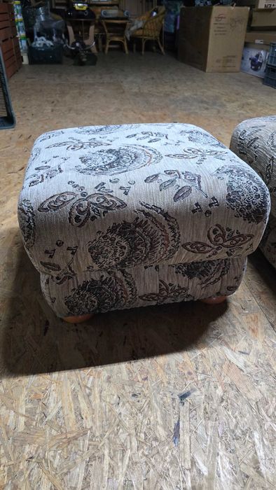 Zestaw 2 puf tapicerowanych