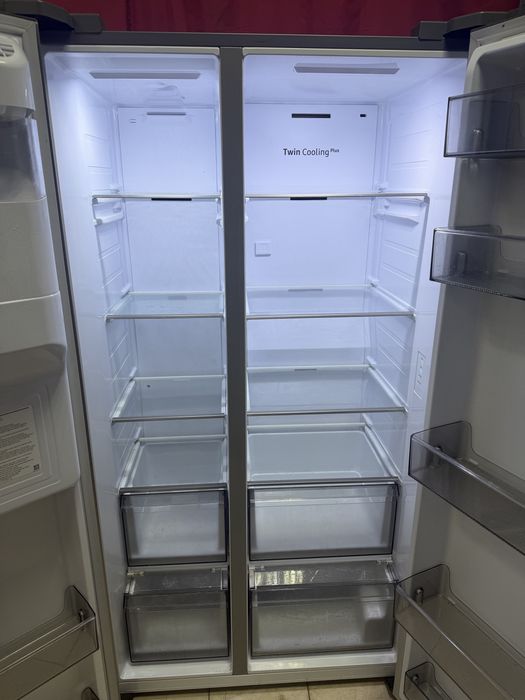 Холодильник Samsung Side-by-Side 640 литров