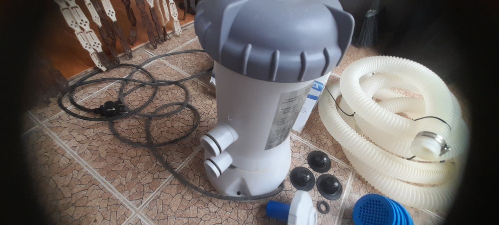Motor e resguardo para piscina
