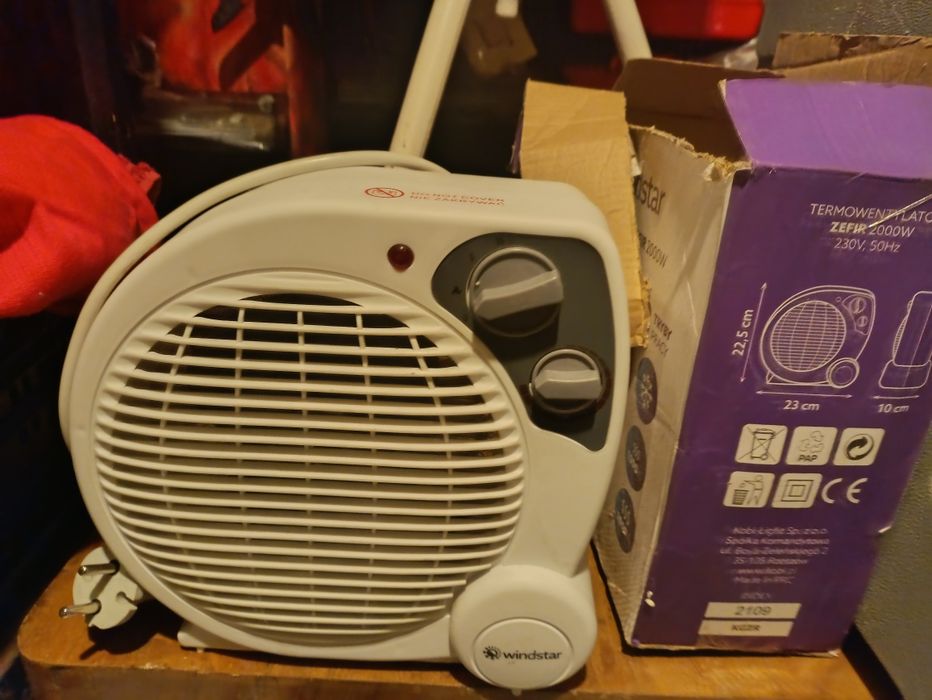 Grzejnik elektryczny Termowentylator 2000 wat